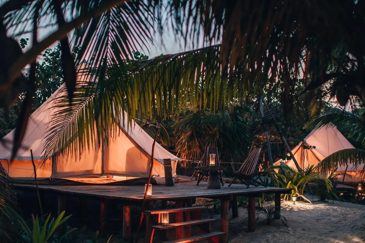 Glamp Ikal Tulum Hotell 3*,